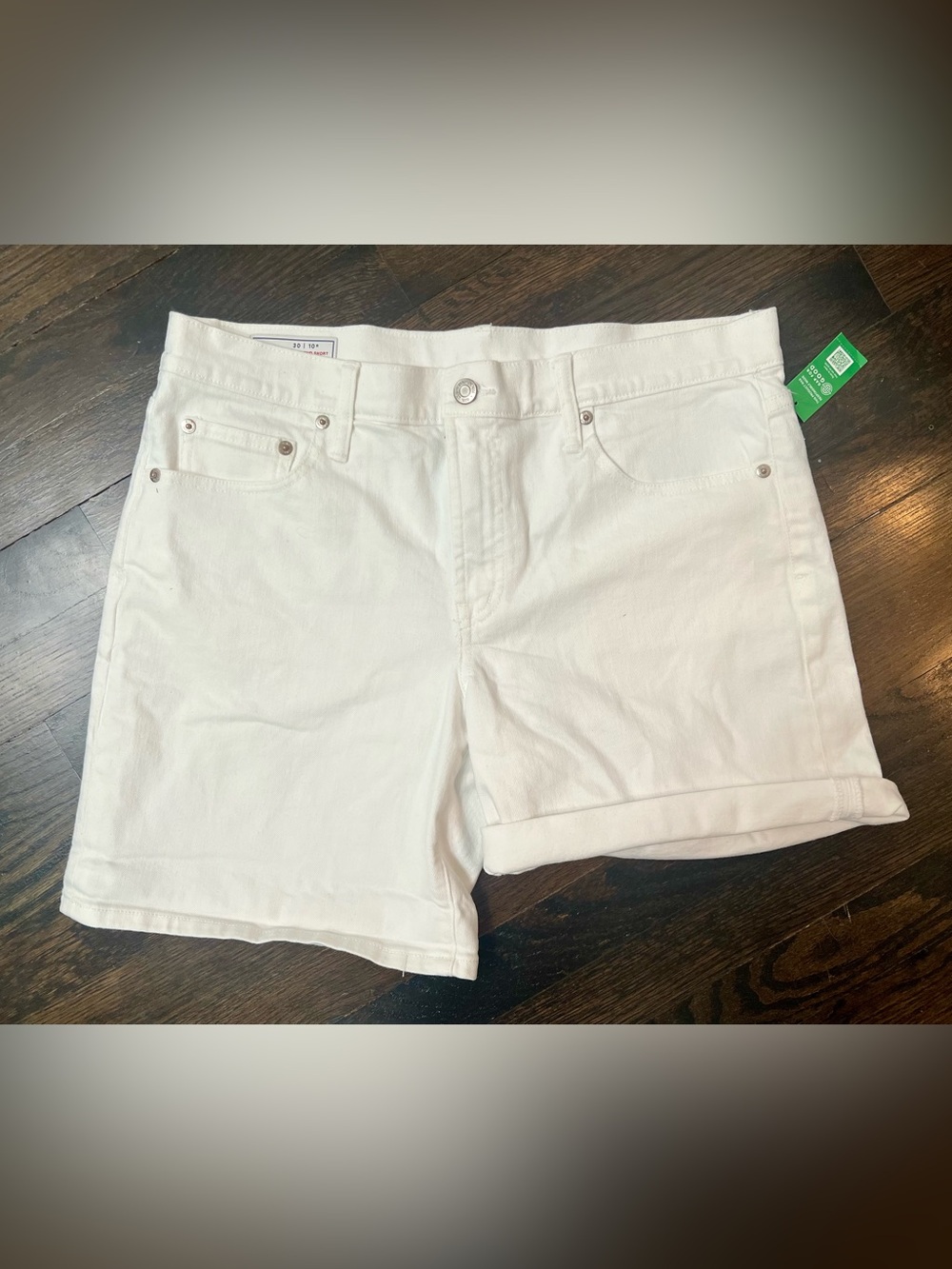 NWT GAP White Denim Mid-Rise Cuffed Shorts - Size 10 / 30